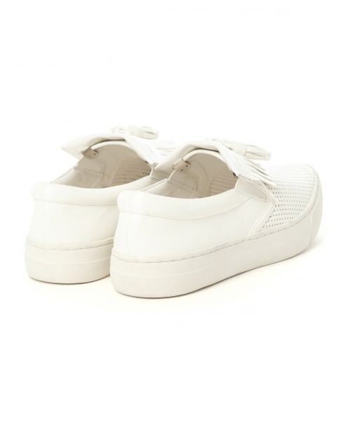 GLOBAL WORK（グローバルワーク）の「【一部カラー先行予約】ポインテッドスリッポン（シューズ・レディース・ホワイト(05)/【先行予約】パンチングホワイト(06)/ブラック(09)/【先行予約】パンチングブラック(10)/【先行予約】パンチングゴールド(60)/ブルー(85)・Ｓ/Ｍ/Ｌ）」の14枚目の写真