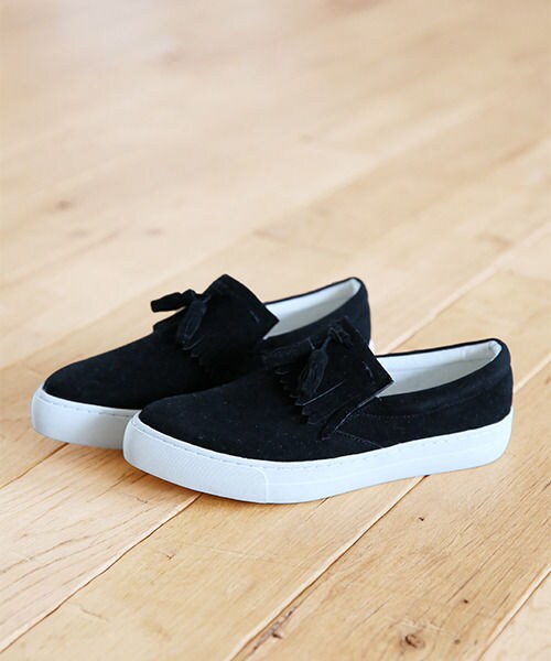 GLOBAL WORK（グローバルワーク）の「【一部カラー先行予約】ポインテッドスリッポン（シューズ・レディース・ホワイト(05)/【先行予約】パンチングホワイト(06)/ブラック(09)/【先行予約】パンチングブラック(10)/【先行予約】パンチングゴールド(60)/ブルー(85)・Ｓ/Ｍ/Ｌ）」の2枚目の写真