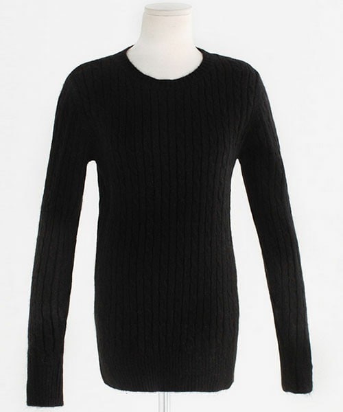 DHOLIC（ディーホリック）の「ラウンドネックケーブルスリムニット（ニット/セーター・レディース・ディープスカイブルー/ライトピンク/ライトベージュ/ホワイトアイボリー/レッド/ブラック/ブルー・free）」の4枚目の写真