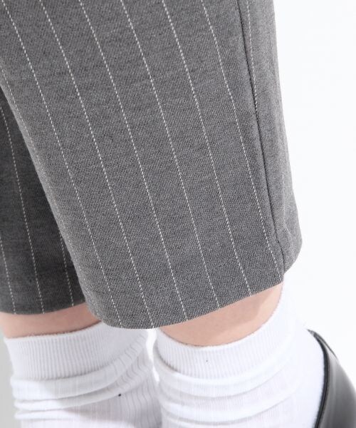 LOWRYS FARM(ローリーズファーム)の「ノースリ*テーパードパンツ2(ワンピース/ドレス・レディース・ブラック/グレー×ストライプ/ネイビーストライプ・M/L)」の13枚目の写真