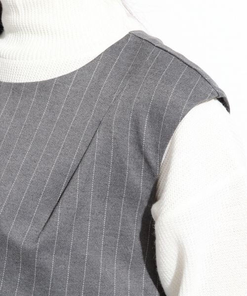 LOWRYS FARM(ローリーズファーム)の「ノースリ*テーパードパンツ2(ワンピース/ドレス・レディース・ブラック/グレー×ストライプ/ネイビーストライプ・M/L)」の7枚目の写真