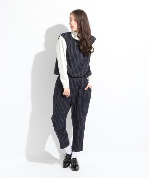 LOWRYS FARM(ローリーズファーム)の「ノースリ*テーパードパンツ2(ワンピース/ドレス・レディース・ブラック/グレー×ストライプ/ネイビーストライプ・M/L)」の3枚目の写真