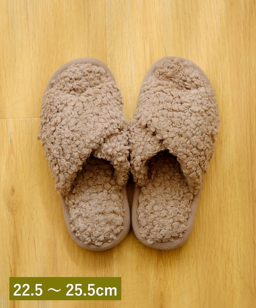3coins（3coins）の「ボアクロススリッパ（ルームシューズ/スリッパ・レディース・アイボリー/ブラウン・0）」の2枚目の写真