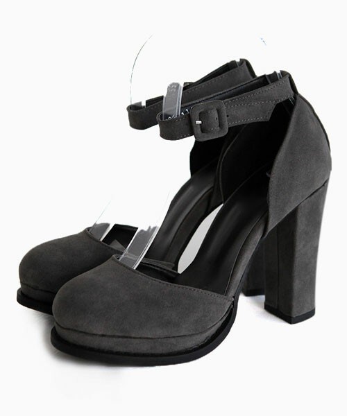 DHOLIC（ディーホリック）の「アンクルストラップヒールシューズ（パンプス・レディース・ブラック/グレー/カーキ・22.5/23.0/23.5/24.0/24.5）」の2枚目の写真