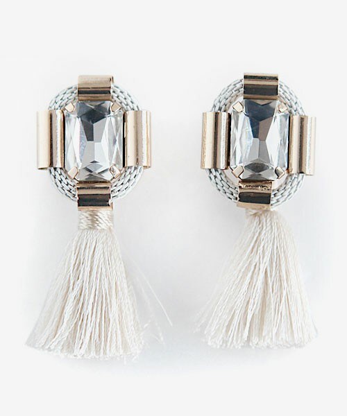 DHOLIC（ディーホリック）の「キュービック&タッセルピアス（ピアス（両耳用）・レディース・ブラック/アイボリー・one）」の2枚目の写真