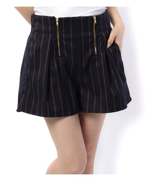 PAGEBOY（ページボーイ）の「ダブルジップフロントストライプショートパンツ（パンツ・レディース・ブラック系/ベージュ系/レッド系/イエロー系/グリーン系/ネイビー系）」の6枚目の写真