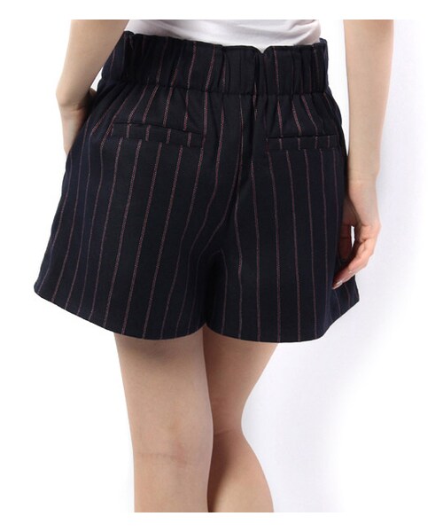 PAGEBOY（ページボーイ）の「ダブルジップフロントストライプショートパンツ（パンツ・レディース・ブラック系/ベージュ系/レッド系/イエロー系/グリーン系/ネイビー系）」の7枚目の写真