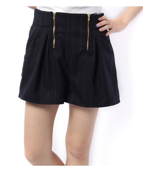 PAGEBOY（ページボーイ）の「ダブルジップフロントストライプショートパンツ（パンツ・レディース・ブラック系/ベージュ系/レッド系/イエロー系/グリーン系/ネイビー系）」の2枚目の写真