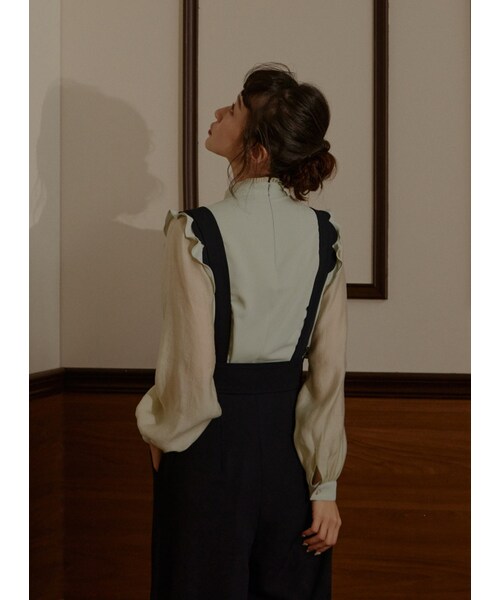 Marjorie（マージョリー）の「波光瀲豔，平塔克小立領荷葉拼接上衣（トップス・レディース・米白/淺薄荷・S/M）」の16枚目の写真