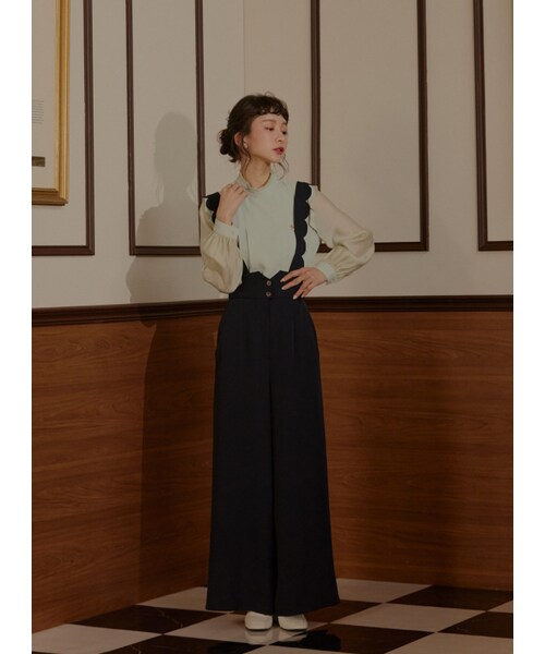 Marjorie（マージョリー）の「波光瀲豔，平塔克小立領荷葉拼接上衣（トップス・レディース・米白/淺薄荷・S/M）」の12枚目の写真