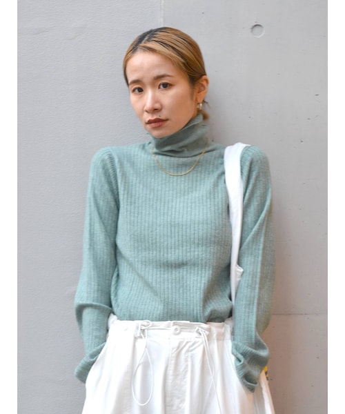 Ungrid（アングリッド）の「ウォッシャブルタートルニット（ニット/セーター・ピンク/イエロー/ライトグリーン・F）」の2枚目の写真