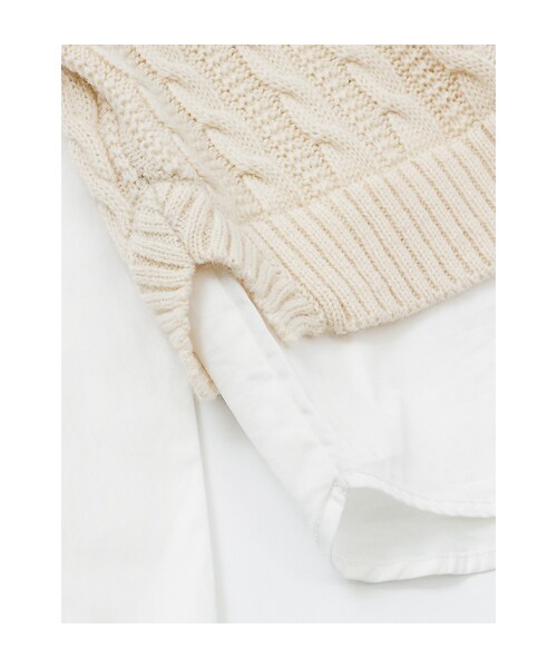 w closet（ダブルクローゼット）の「フェイクレイヤーケーブル編みニットベスト（トップス・レディース・アイボリー/ネイビー・FREE）」の8枚目の写真