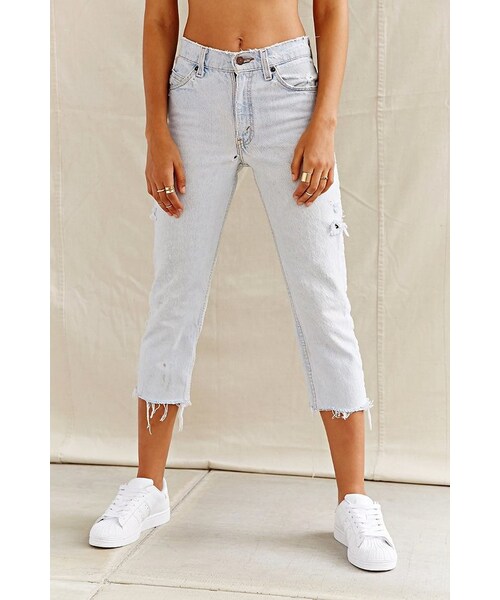 URBAN OUTFITTERS(アーバンアウトフィッターズ)の「Urban Renewal Recycled Bleach Capri Jean(デニムパンツ・レディース・INDIGO・L/S/XS/M)」の5枚目の写真