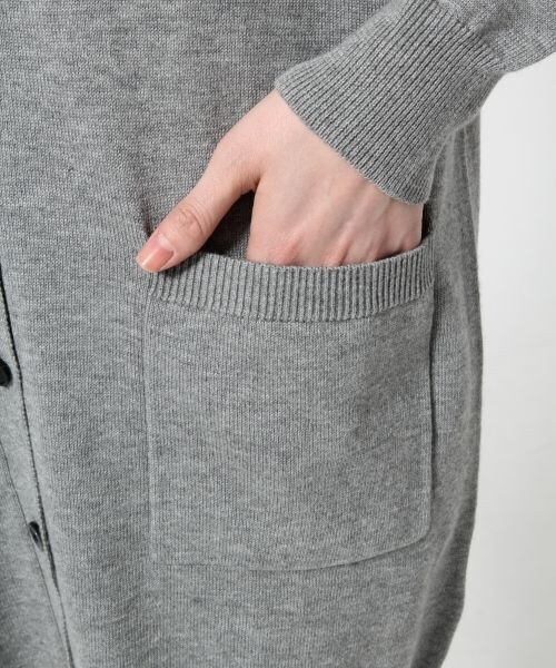 GLOBAL WORK（グローバルワーク）の「【WEB限定先行予約】Ｖネックロングカーデ長袖（トップス・レディース・グレー12/ネイビー88・Ｍ/Ｌ）」の10枚目の写真