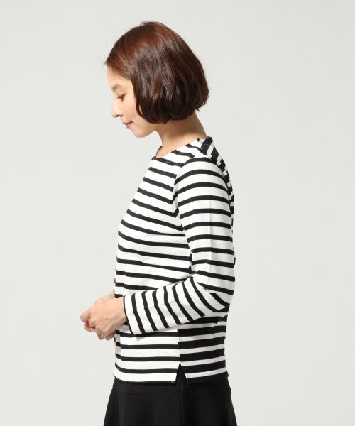 LEPSIM(レプシィム)の「【NEW ARRIVAL】ボーダーキリカエボートネックプルオーバー(トップス・レディース・オフ×ブラック/トップグレー×オフ/ダークネイビー×イエロー/ダークネイビー×オフ・M/L)」の8枚目の写真