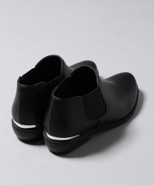 JEANASIS(ジーナシス)の「【先行予約】サイドゴアアンクルブーツ(シューズ・レディース・ブラック×シルバー/ブラック×ゴールド・M(23~24)/L(24~25))」の6枚目の写真