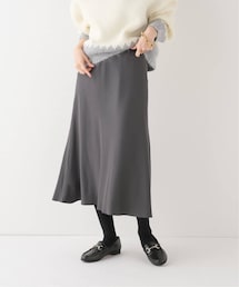 サテンバイヤススカート
