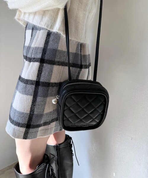 OLIVE des OLIVE(オリーブデオリーブ)の「キルティングマイクロミニショルダー(ショルダーバッグ・レディース・アイボリー/パープル/ブラック・FREE)」の1枚目の写真