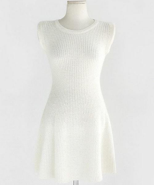 DHOLIC（ディーホリック）の「アンゴラミックススリーブレスニットワンピース（ワンピース・レディース・ダークグリーン/レッド/アイボリー/グレー/ダークグレー・free/ｆree）」の2枚目の写真
