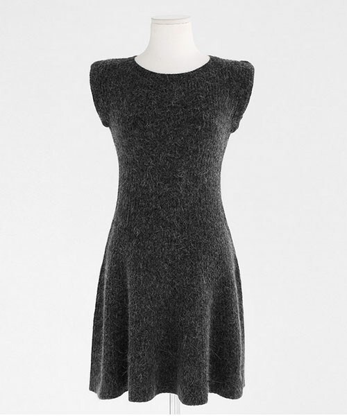 DHOLIC（ディーホリック）の「アンゴラミックススリーブレスニットワンピース（ワンピース・レディース・ダークグリーン/レッド/アイボリー/グレー/ダークグレー・free/ｆree）」の4枚目の写真