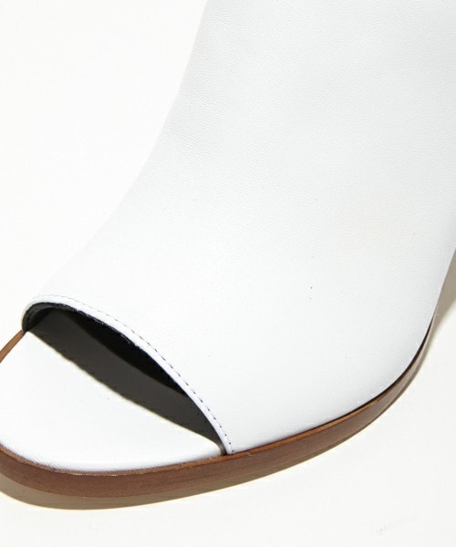 FABIO RUSCONI（ファビオルスコーニ）の「FABIO RUSCONI 『LAU』 スタックドヒールサンダル（サンダル・レディース・ホワイト/ブラック・36/37/38/39）」の8枚目の写真