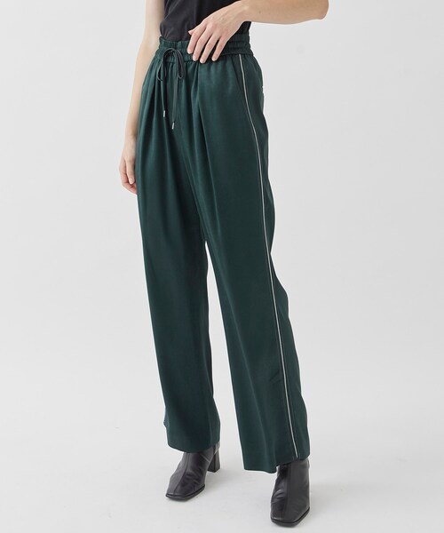 A + TOKYO（エープラストウキョウ）の「スエードライクラインパンツ（その他パンツ・レディース・GRY/GRN/NVY・1/2）」の2枚目の写真