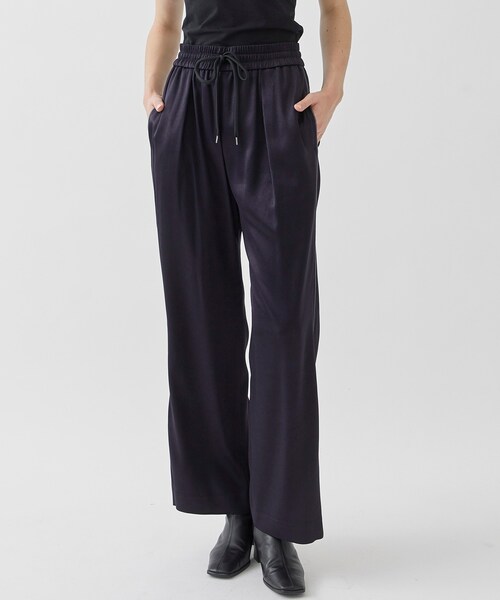 A + TOKYO（エープラストウキョウ）の「スエードライクラインパンツ（その他パンツ・レディース・GRY/GRN/NVY・1/2）」の3枚目の写真