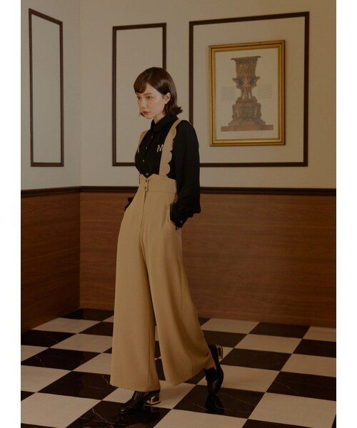 Marjorie（マージョリー）の「和平之丘，花瓣造型修身腰封吊帶褲（パンツ・レディース・卡其/深藍・XS/S/M）」の2枚目の写真