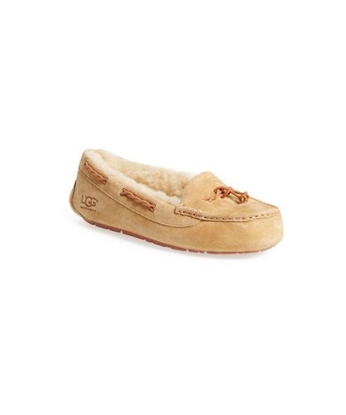 UGG（アグ）の「UGG® Australia 'Brett' Water Resistant Suede Slipper (Women)（シューズ・レディース・Desert Sand/Heathered Lilac・6 M/8 M/11 M/9 M/5 M/7 M/10 M/12 M）」の2枚目の写真
