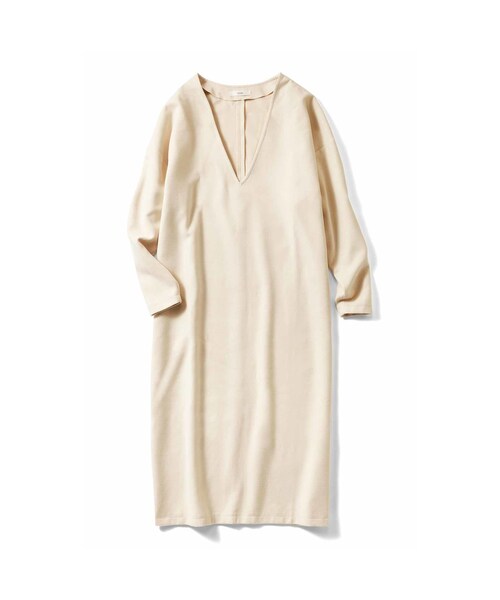 IEDIT（イディット）の「IEDIT[イディット] きくちあつこさんコラボ Vネックマキシワンピース〈アイボリー〉（レディースファッション > ワンピース・チュニック > ワンピース・レディース・ホワイト・身幅76.5/総丈133cm/身幅80/総丈134.5cm/身幅70/総丈131cm/身幅73/総丈132cm/身幅70/総丈139cm/身幅67/総丈130cm/身幅67/総丈122cm/身幅67/総丈138cm/身幅64/総丈129cm/身幅64/総丈121cm）」の3枚目の写真