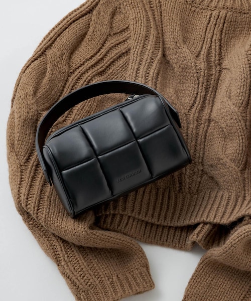 CAPRICIEUX LE'MAGE（カプリシューレマージュ）の「〈ADD CULUMN/アドカラム〉PUFFハンドバッグ（トートバッグ・レディース・ブルー/キャメル/ブラック・F）」の2枚目の写真