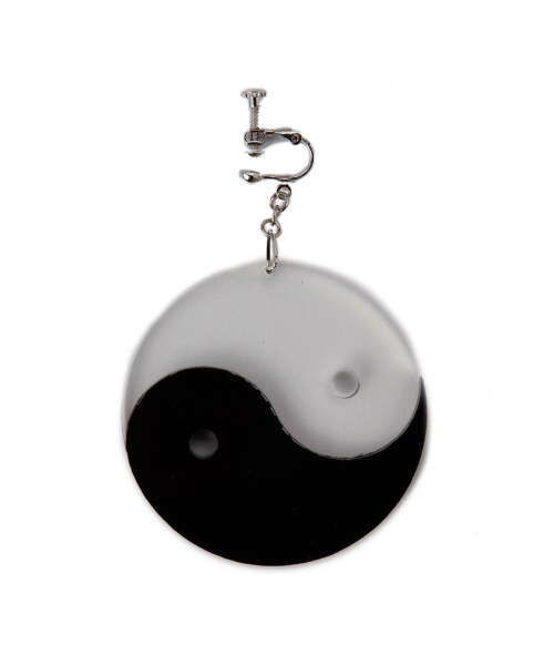 k3&co.(ケイスリーアンドコー)の「Yin-Yang Earings(アクセサリー・レディース・BLACK/WHITE/BLUE/RED・F)」の6枚目の写真