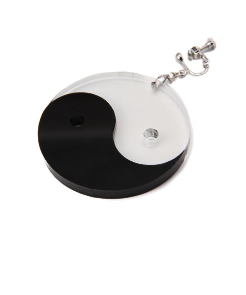 k3&co.(ケイスリーアンドコー)の「Yin-Yang Earings(アクセサリー・レディース・BLACK/WHITE/BLUE/RED・F)」の7枚目の写真