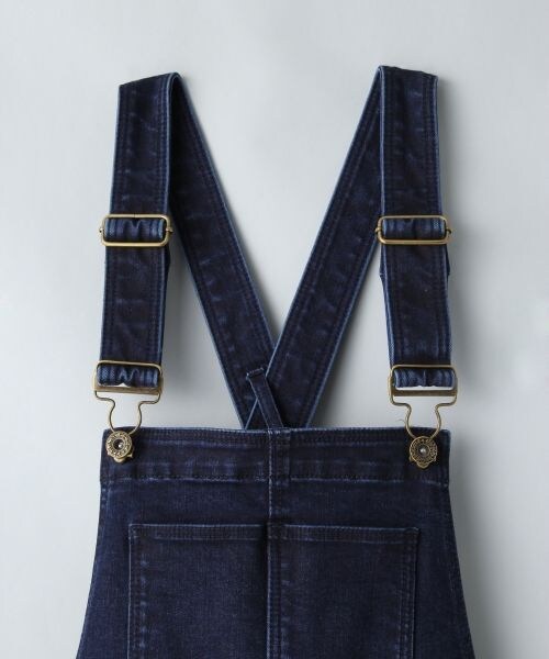 JEANASIS(ジーナシス)の「【先行予約】DENIMスリムオーバーオール(パンツ・レディース・ブラック/インディゴブルー・FREE)」の4枚目の写真