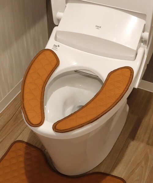 3coins(3coins)の「ソニックキルト便座シート(バス/トイレグッズ・その他/その他1・0)」の1枚目の写真