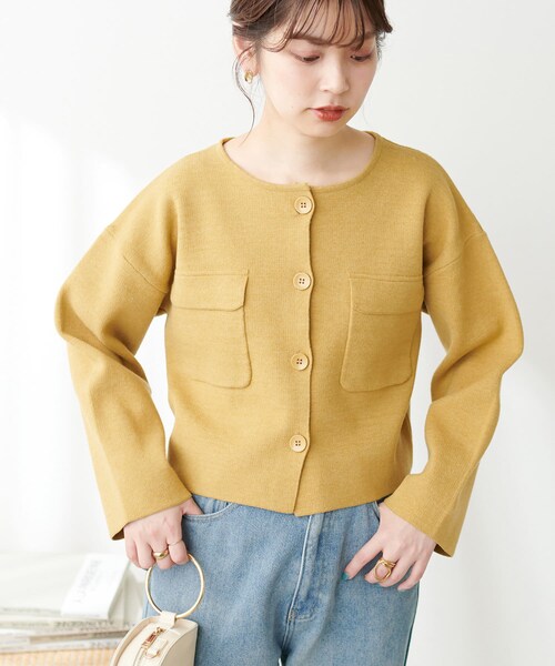 natural couture(ナチュラルクチュール)の「ポケ付きノーカラーニットジャケット(ノーカラージャケット・レディース・オフホワイト/ベージュ/イエロー/ブラック・FREE)」の3枚目の写真