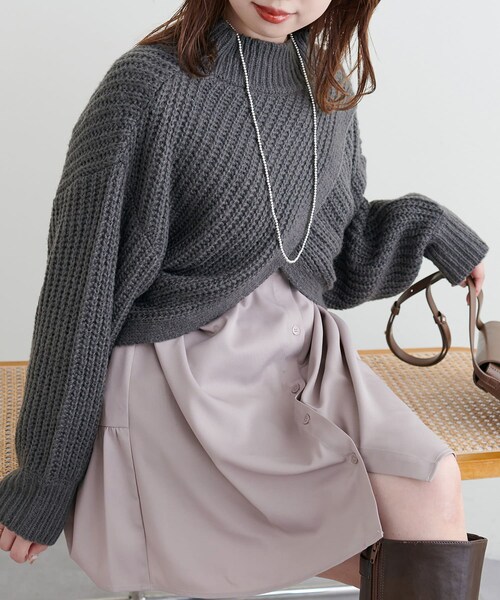 natural couture（ナチュラルクチュール）の「ショート畦ニット×シャツチュニックセット（チュニック・レディース・オフホワイト/ベージュ/チャコールグレー・FREE）」の2枚目の写真