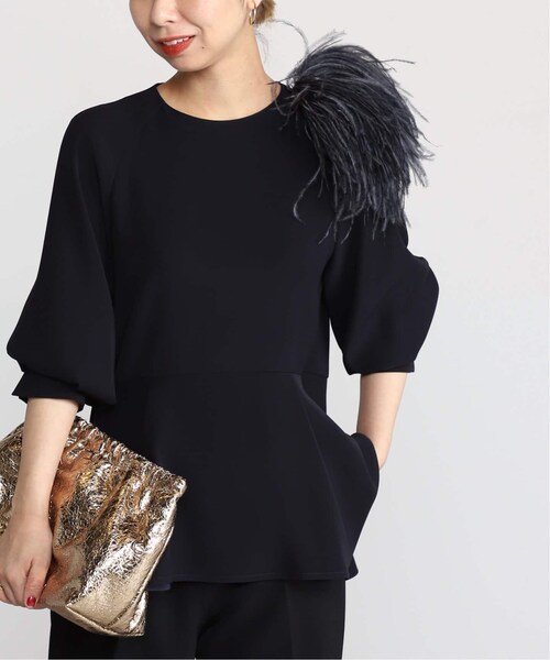 VERMEIL par iena オーストリッチコサージュ VERMEIL par ienaのコサージュで普段着をオケージョン仕様に