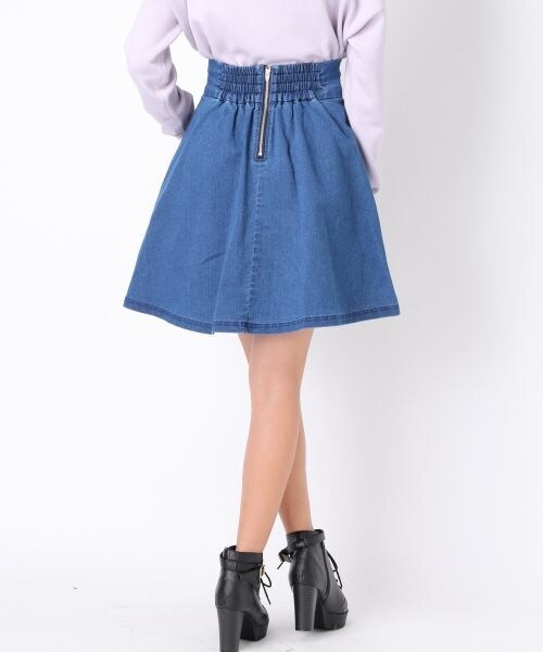 Heather（ヘザー）の「【1/3 プライスダウン！】デニムタックフレアスカート（スカート・レディース・ブルー/ネイビー・FREE）」の4枚目の写真