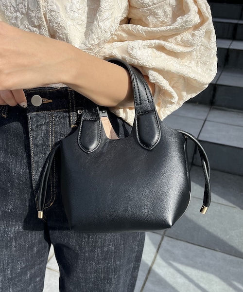 CAPRICIEUX LE'MAGE（カプリシューレマージュ）の「2SETチェーンミニバッグ（トートバッグ・レディース・オフホワイト/モカ/ブラック・F）」の2枚目の写真