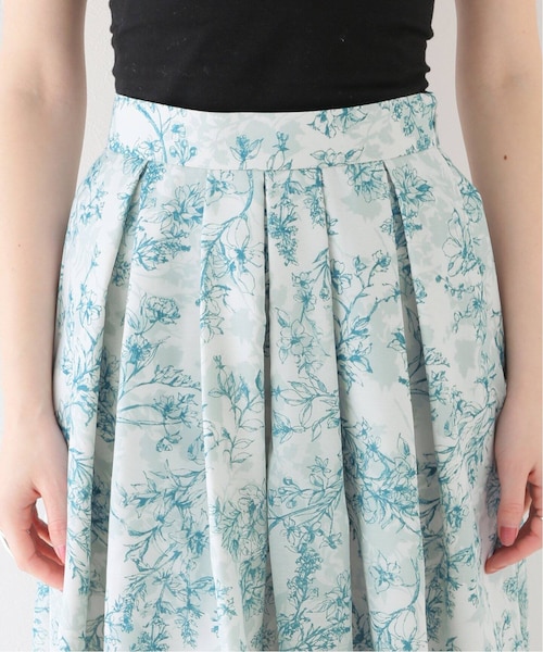 La TOTALITE（ラトータリテ）の「アクアフラワープリントタックス