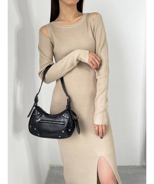 EMODA(エモダ)の「カーブスリットマキシニットワンピース(ワンピース・ベージュ/グレー/ブラック・F)」の9枚目の写真