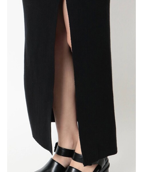 EMODA(エモダ)の「カーブスリットマキシニットワンピース(ワンピース・ベージュ/グレー/ブラック・F)」の18枚目の写真