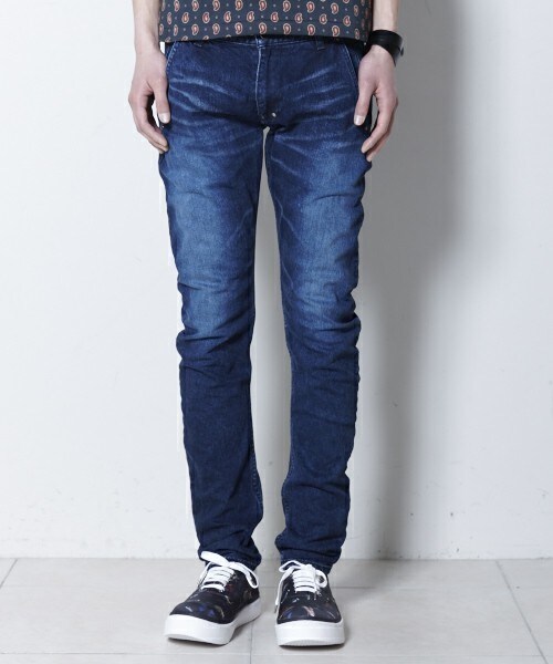 DIET BUTCHER（ダイエットブッチャー）の「DIET BUTCHER SLIM SKIN ヴィンテージ加工デニム（デニムパンツ・メンズ・ブラック/ダークブルー・1/2/3）」の2枚目の写真