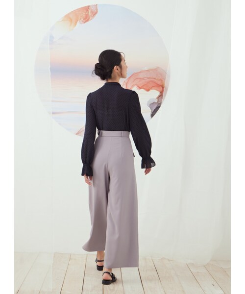 Marjorie（マージョリー）の「落子，復古水玉點點綁結領襯衫（トップス・レディース・深藍/淺綠・S/M）」の6枚目の写真