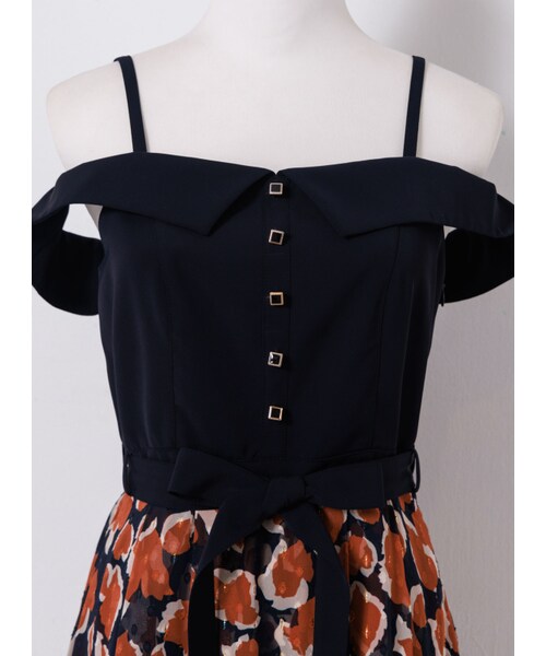 Marjorie（マージョリー）の「艷陽下的花，繽紛花卉綁帶露肩長洋裝（ワンピース/ドレス・レディース・深藍・XS/S/M）」の9枚目の写真