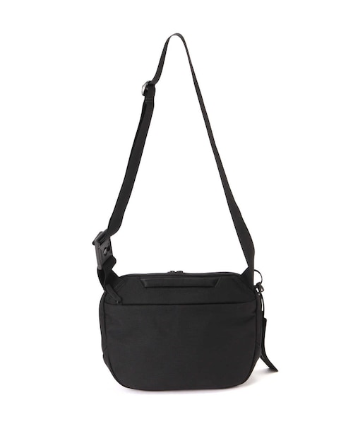 B'2nd（ビーセカンド）の「Aer（エアー）Day Sling 3 Max BLACK（バッグ・ブラック・F）」の3枚目の写真