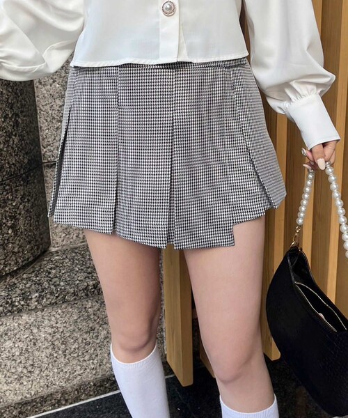 one after another NICE CLAUP(ワンアフターアナザーナイスクラップ)の「プリーツローウエストパンツ(その他パンツ・レディース・アイボリー/ブラック/ブラック系その他・0)」の3枚目の写真