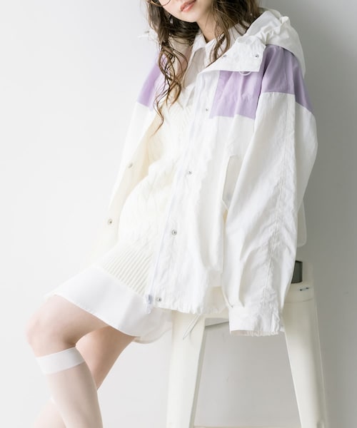 OLIVE des OLIVE(オリーブデオリーブ)の「配色マウンテンパーカー(ブルゾン・レディース・オフホワイト/ベージュ/イエロー・FREE)」の1枚目の写真