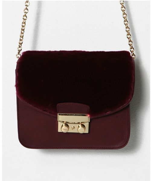 DHOLIC（ディーホリック）の「フェイクファー×レザーミニチェーンバッグ（ショルダーバッグ・レディース・ブルー0/ブラックグレー/ワイン/ブラック/ホットピンク/クリーム・one）」の6枚目の写真